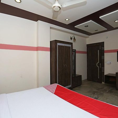 Sheel Gopal Vision Hotel Mathura Buitenkant foto
