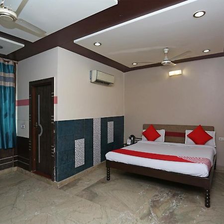 Sheel Gopal Vision Hotel Mathura Buitenkant foto