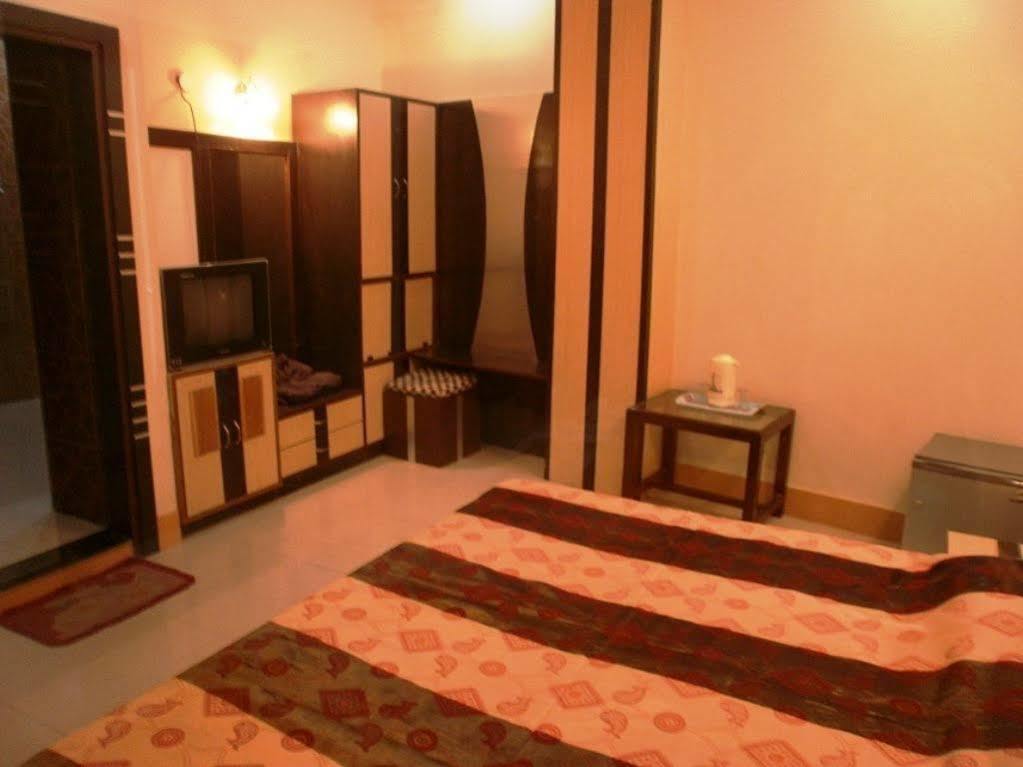 Sheel Gopal Vision Hotel Mathura Buitenkant foto
