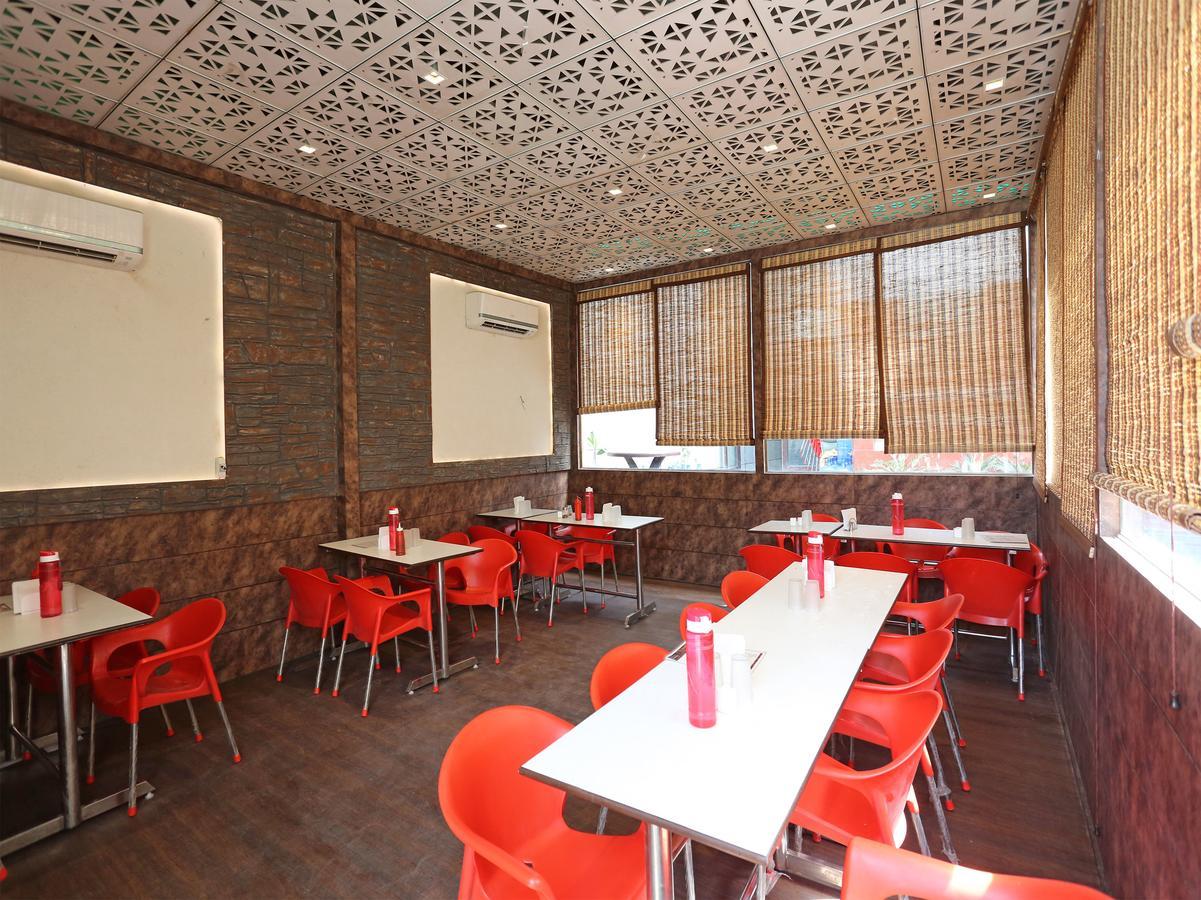Sheel Gopal Vision Hotel Mathura Buitenkant foto
