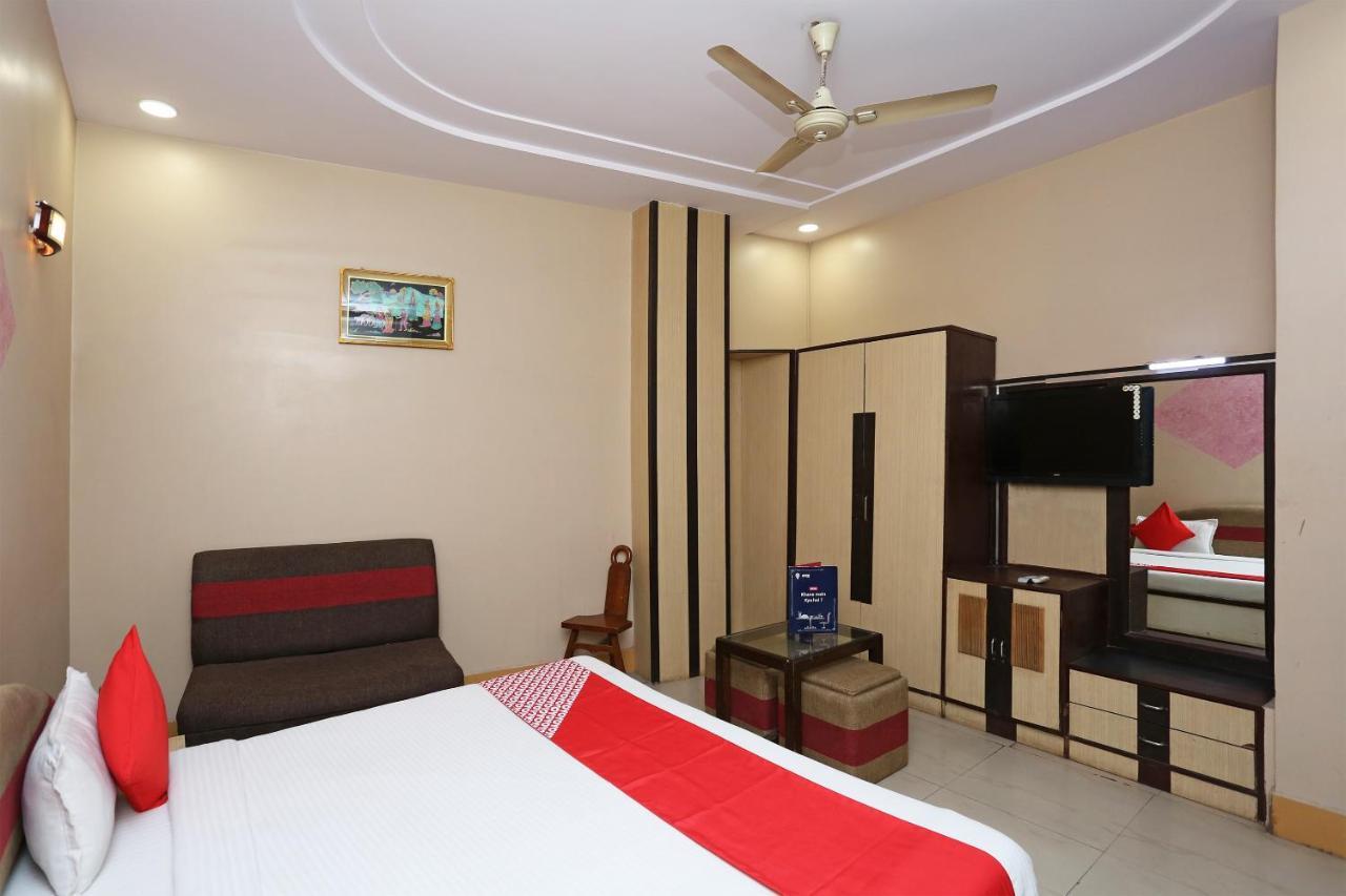 Sheel Gopal Vision Hotel Mathura Buitenkant foto