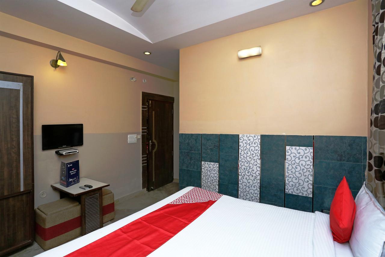 Sheel Gopal Vision Hotel Mathura Buitenkant foto