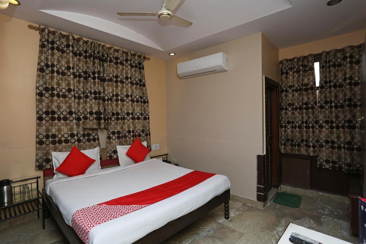 Sheel Gopal Vision Hotel Mathura Buitenkant foto