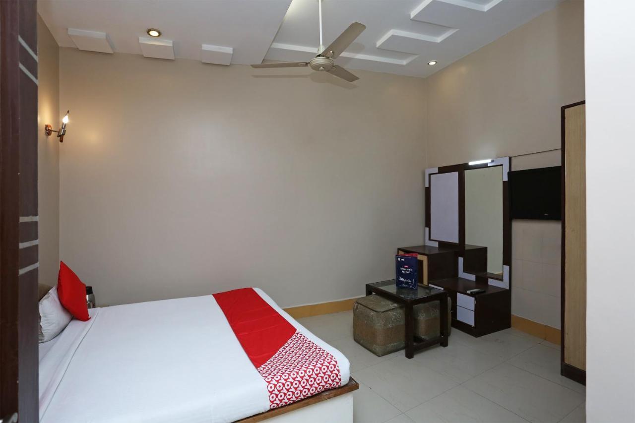 Sheel Gopal Vision Hotel Mathura Buitenkant foto