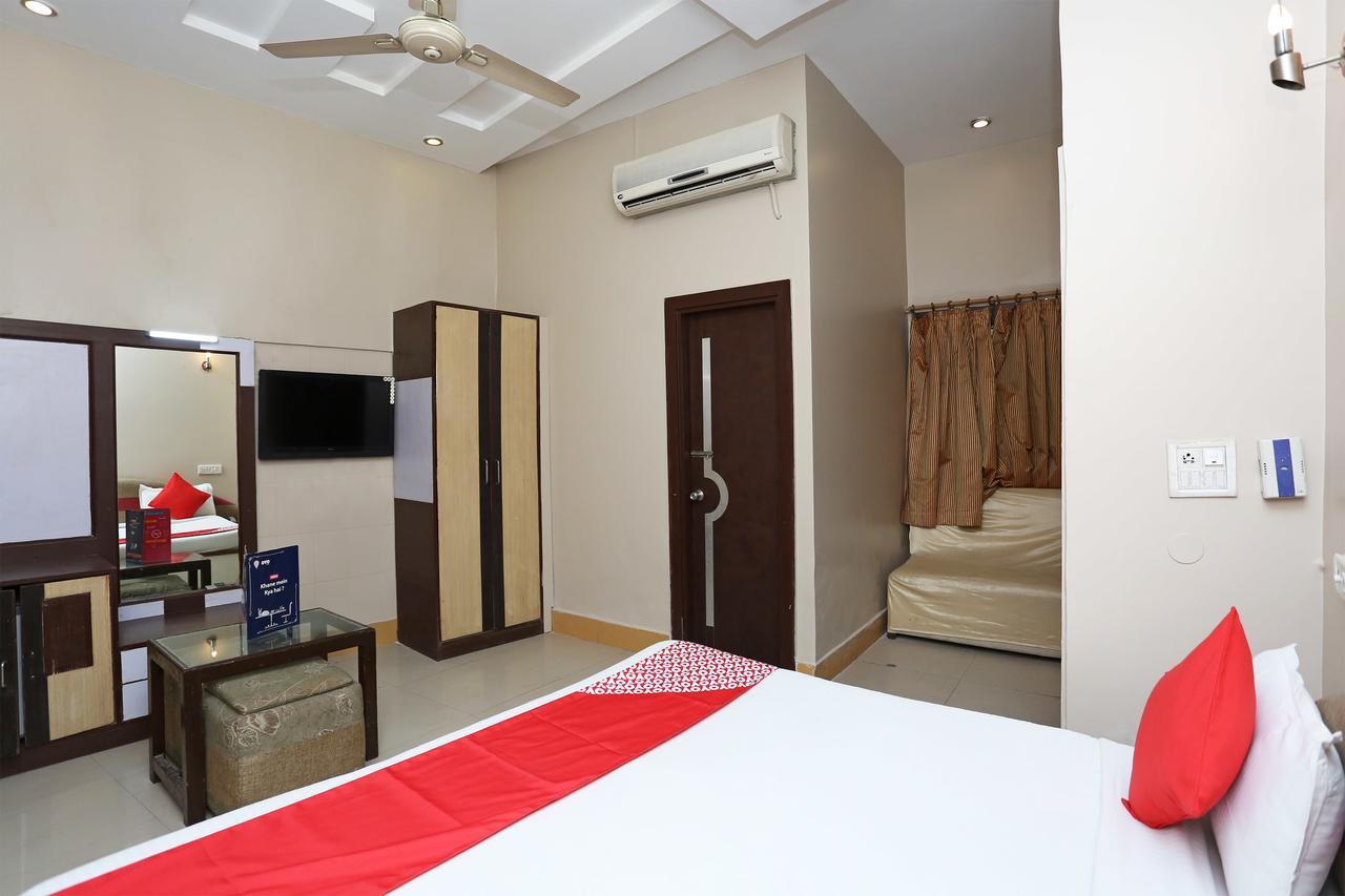 Sheel Gopal Vision Hotel Mathura Buitenkant foto